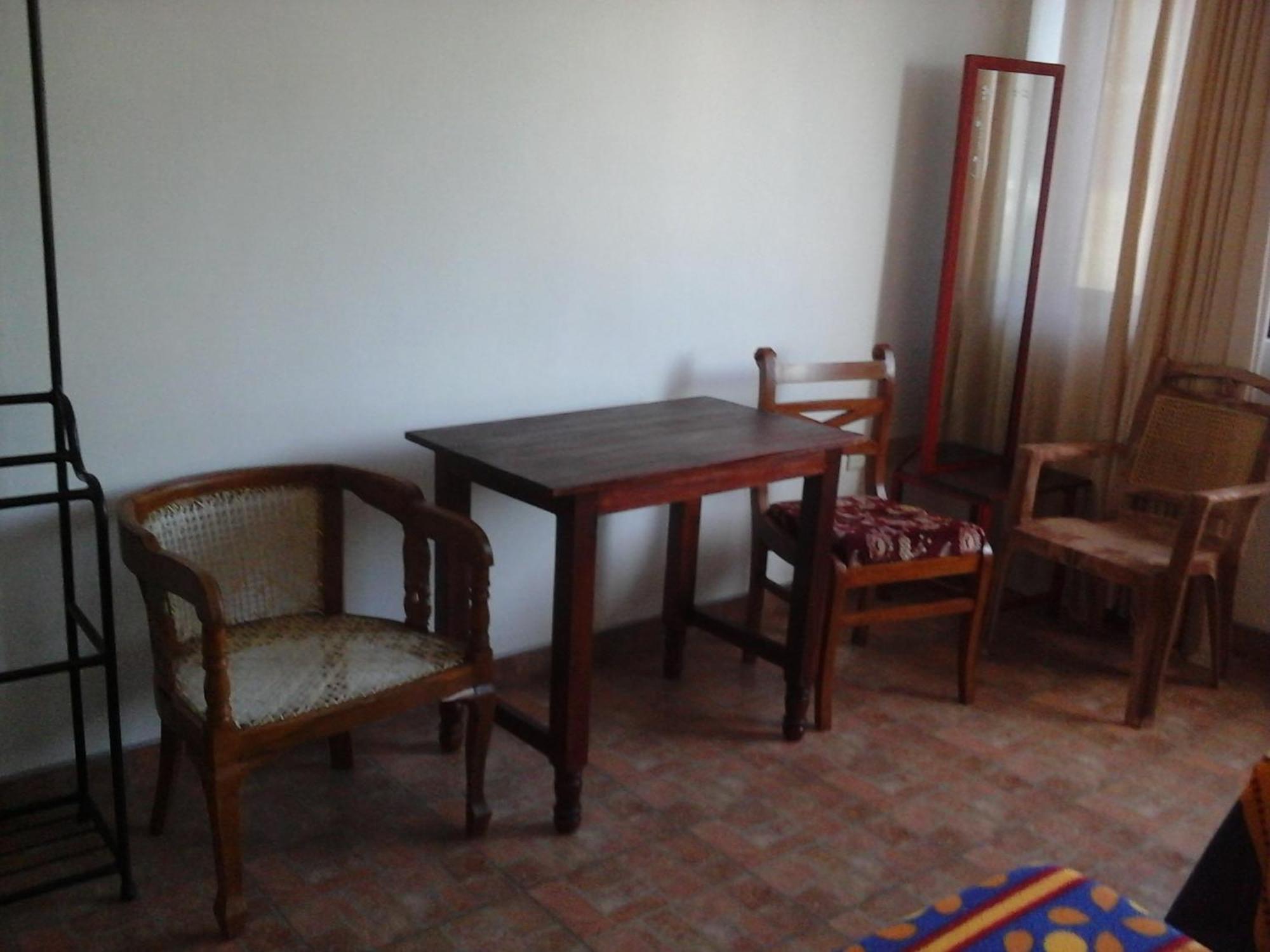Majestic Tourist Hotel Kandy Bagian luar foto