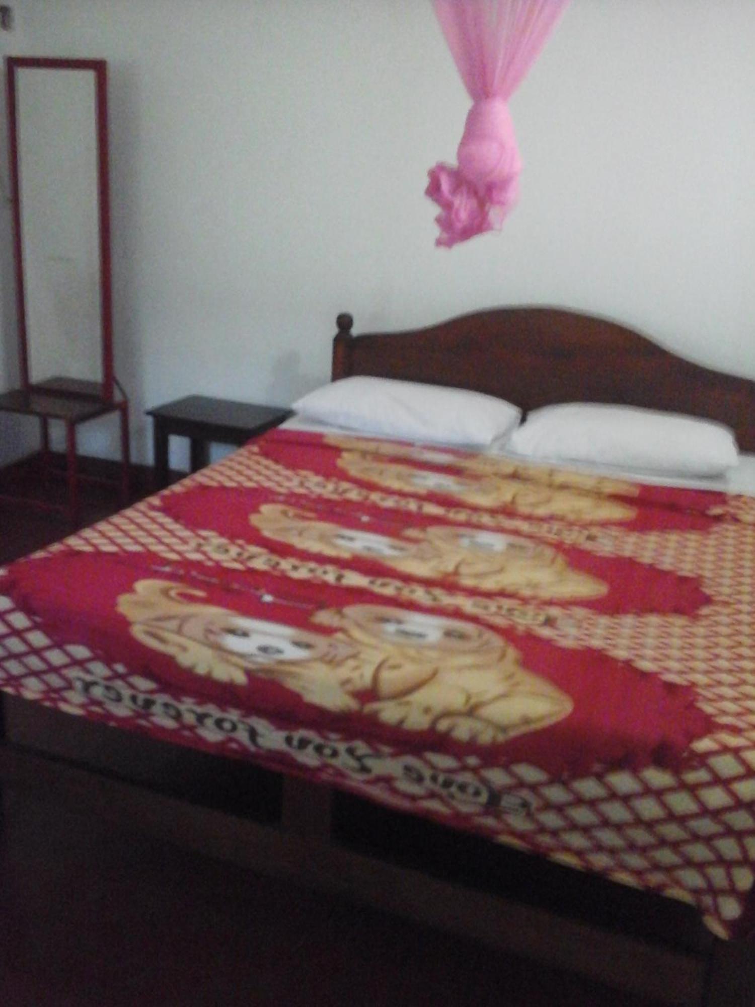 Majestic Tourist Hotel Kandy Bagian luar foto